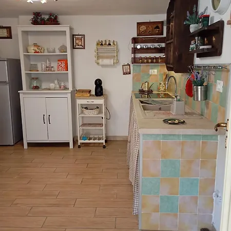 Gnomo Leo Apartment *