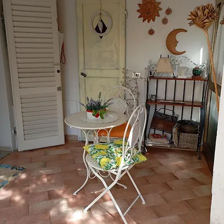 Gnomo Leo Apartment *
