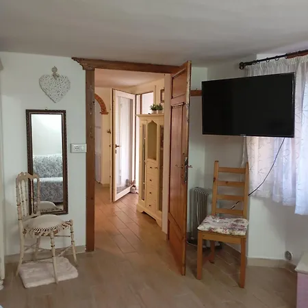 Gnomo Leo Apartment Cascina (Pisa)